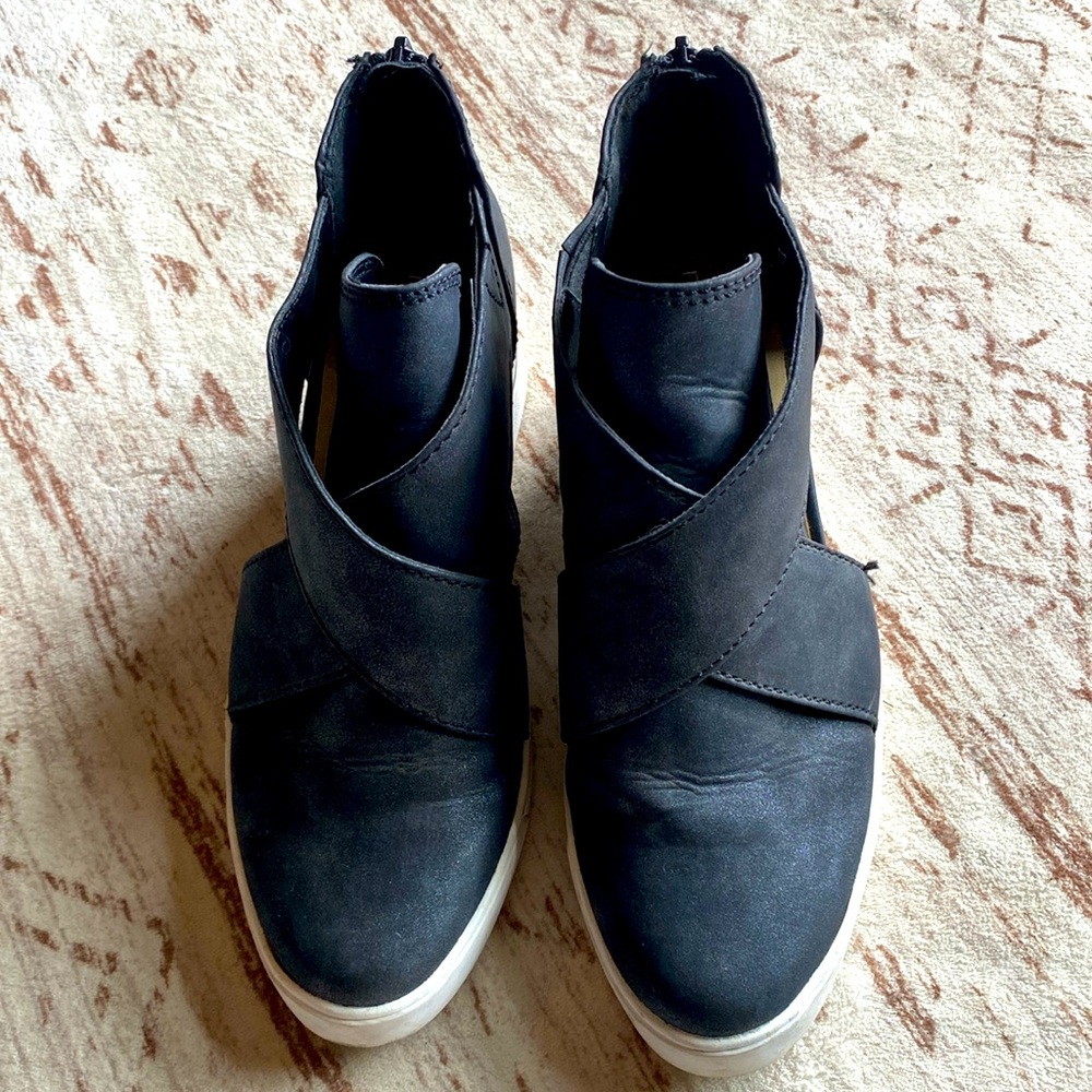 Maurice’s shoes
